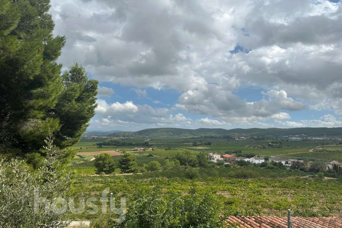 Solar en venta en Carrer Cirerer (Can Coral),  Torrelles de Foix-1