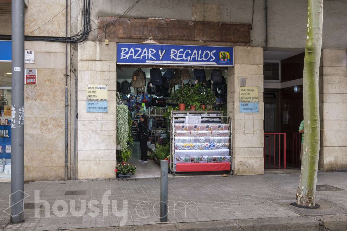 Local en venta en Carrer d'Enric Prat de la Riba, Centre, L'Hospitalet de Llobregat-2