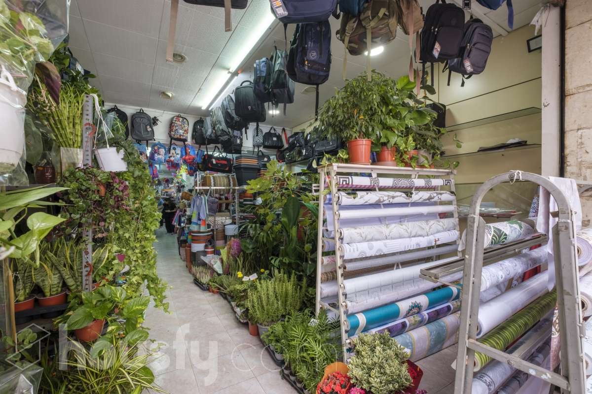 Local en venta en Carrer d'Enric Prat de la Riba, Centre, L'Hospitalet de Llobregat-0