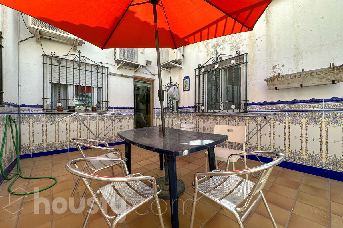 Casa en venta en Calle de Arnedillo, Fuencarral, Madrid-0