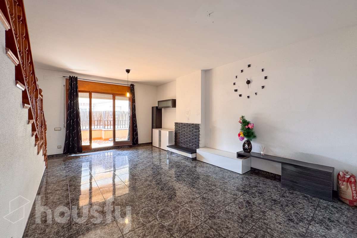 Casa en venta en CL NOU,  Roda de Berà-2