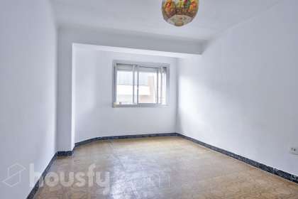 Piso en venta en Carrer Santa Rosalia, La Teixonera, Barcelona-0