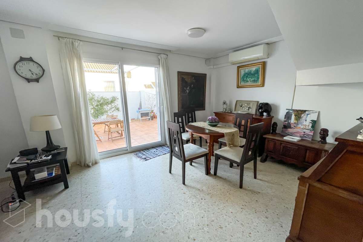 Casa en venta en CL CARMEN AMAYA,  Tomares-3