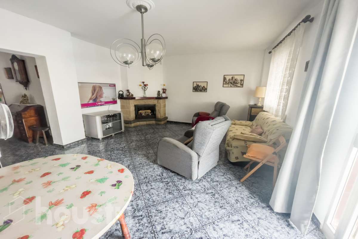 Casa en venta en Avenida Primero de Mayo,  Coria del Río-0