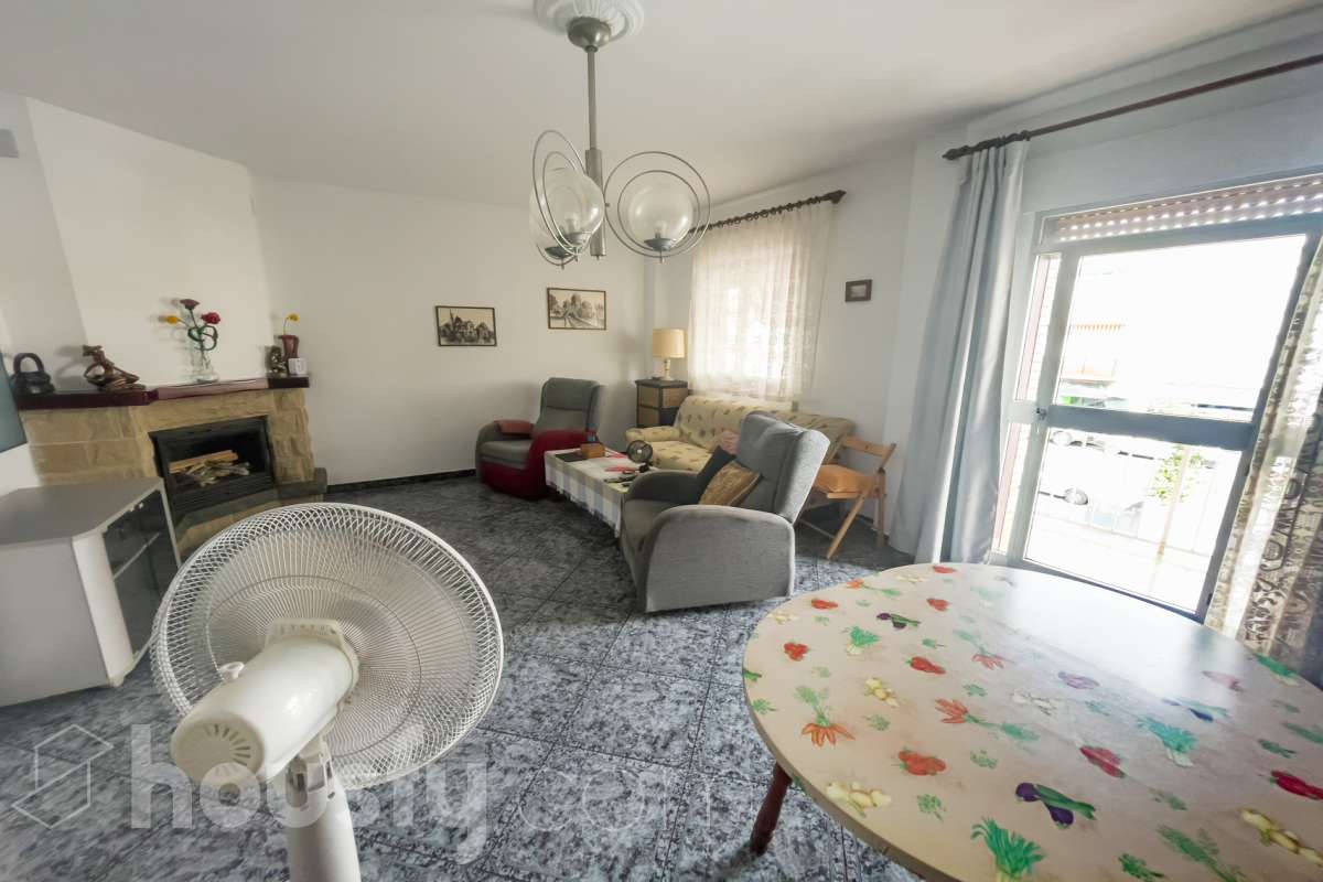Casa en venta en Avenida Primero de Mayo,  Coria del Río-3