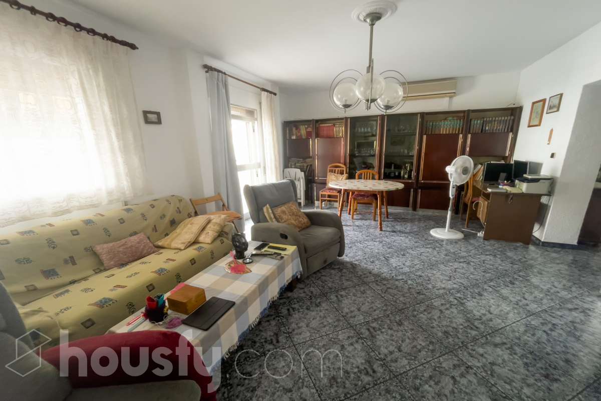 Casa en venta en Avenida Primero de Mayo,  Coria del Río-2