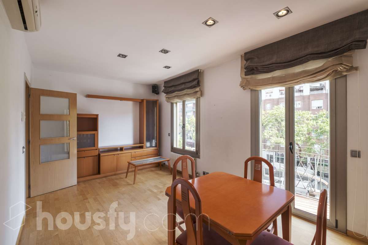 Piso en venta en Rambla de Badal, Sants-Montjuïc, Barcelona-1