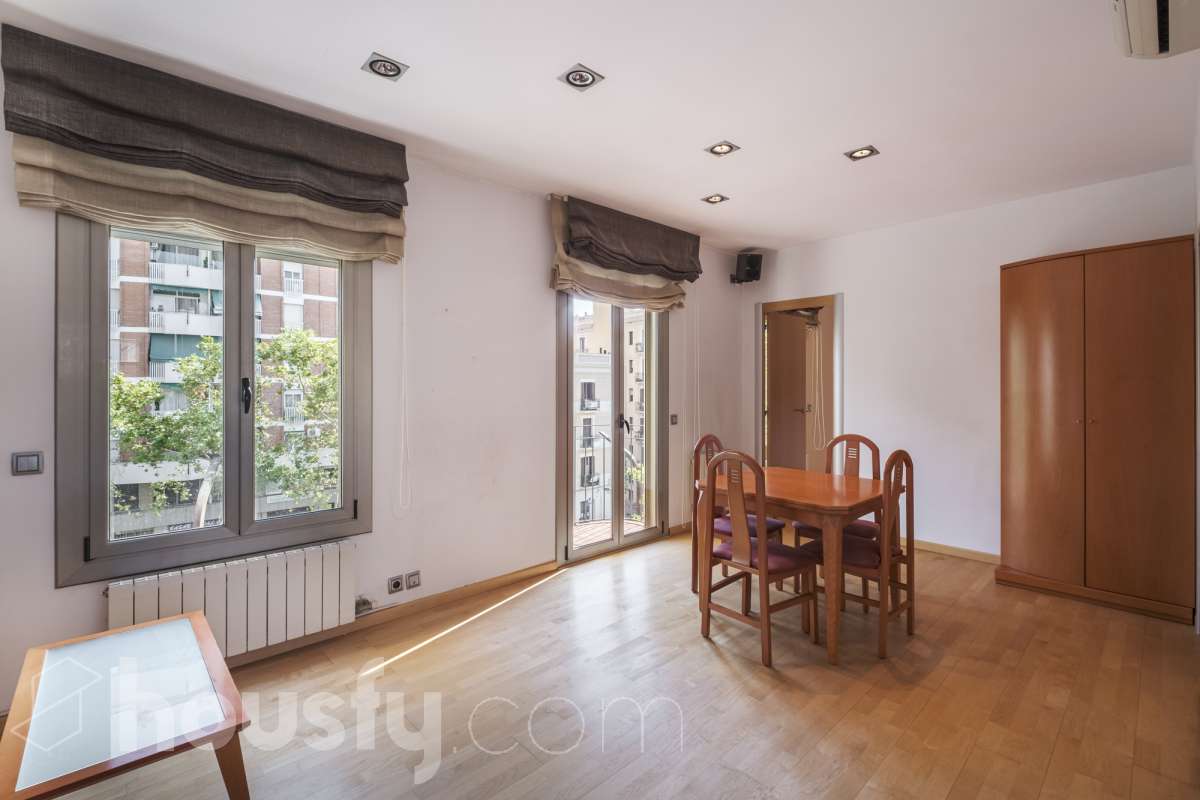 Piso en venta en Rambla de Badal, Sants-Montjuïc, Barcelona-0