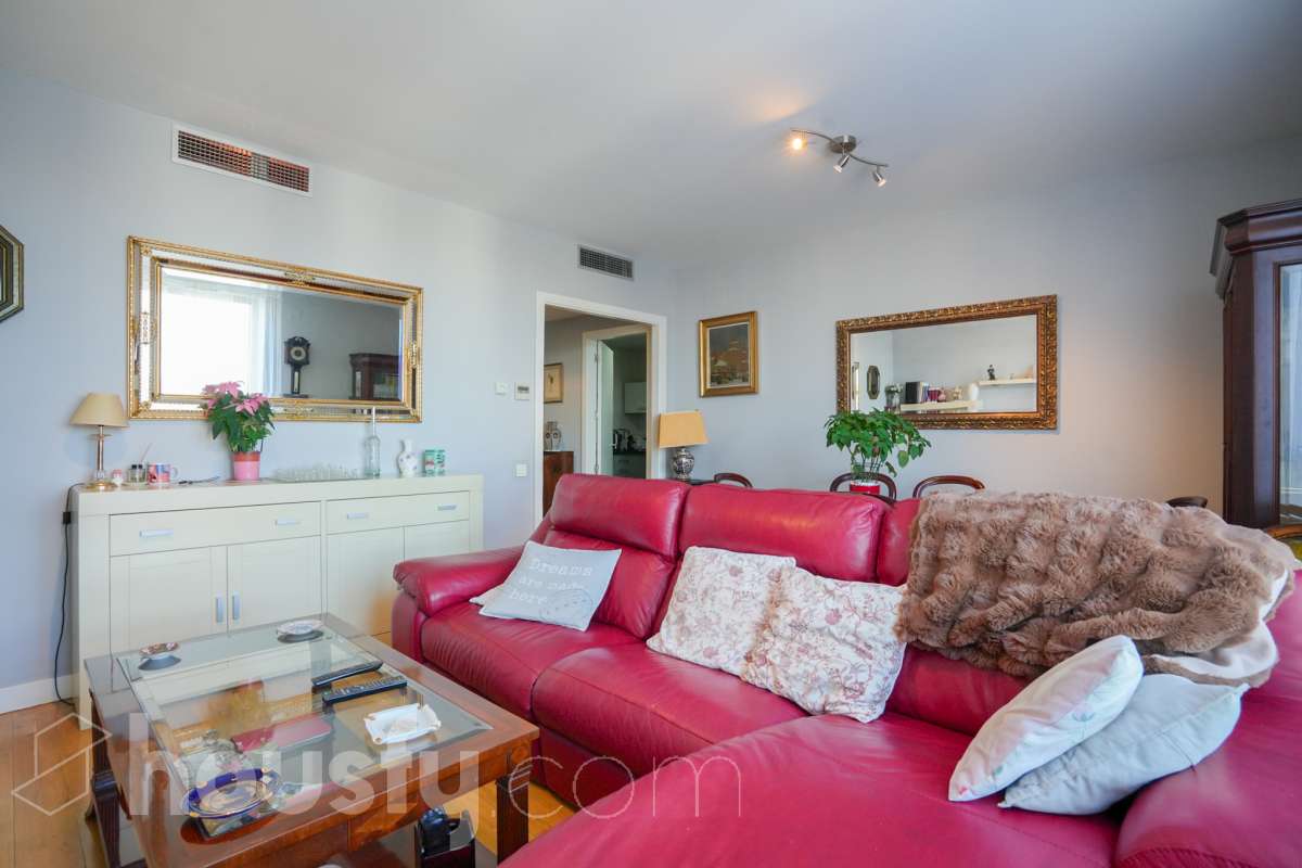 Piso en venta en Cl. Dulce Chacón, Hortaleza, Madrid-1