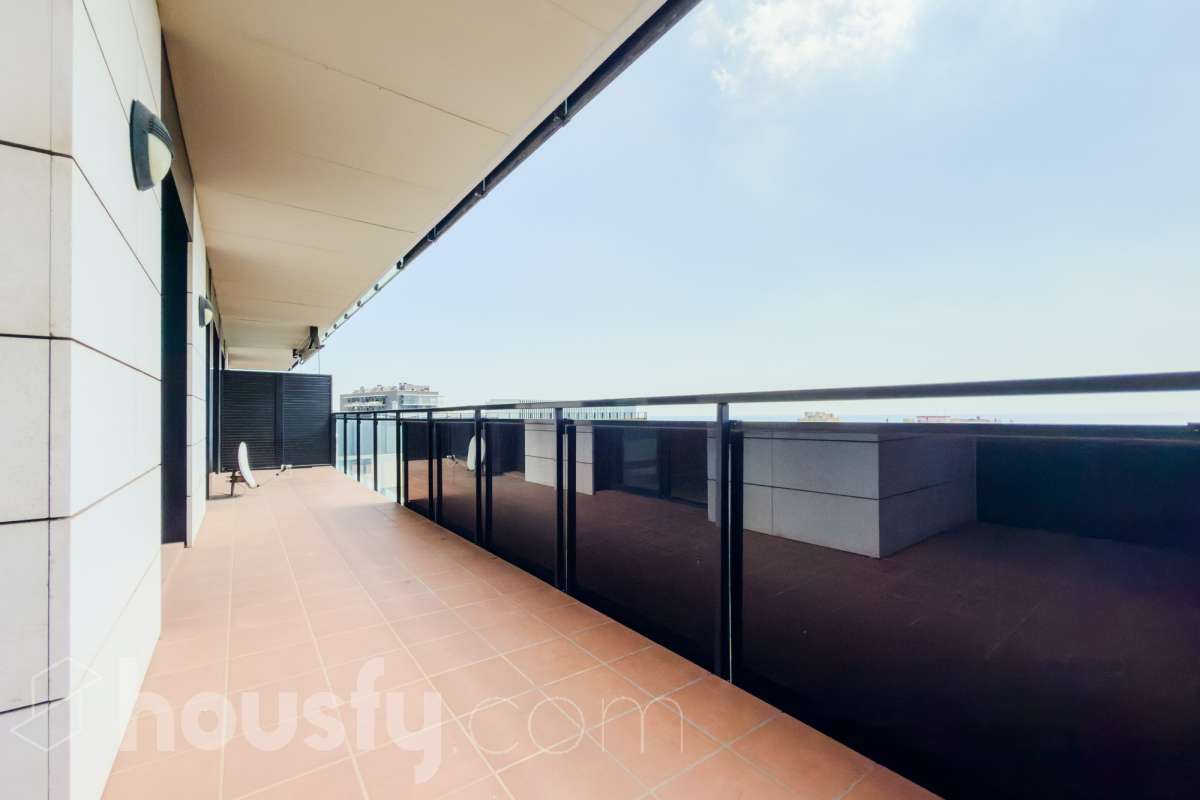 Piso en venta en Calle Ramón Rubial,  Badalona-2