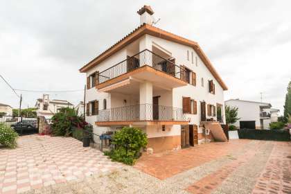Casa en venta en Carrer Santa Magdalena, Centro, Roda de Berà-0