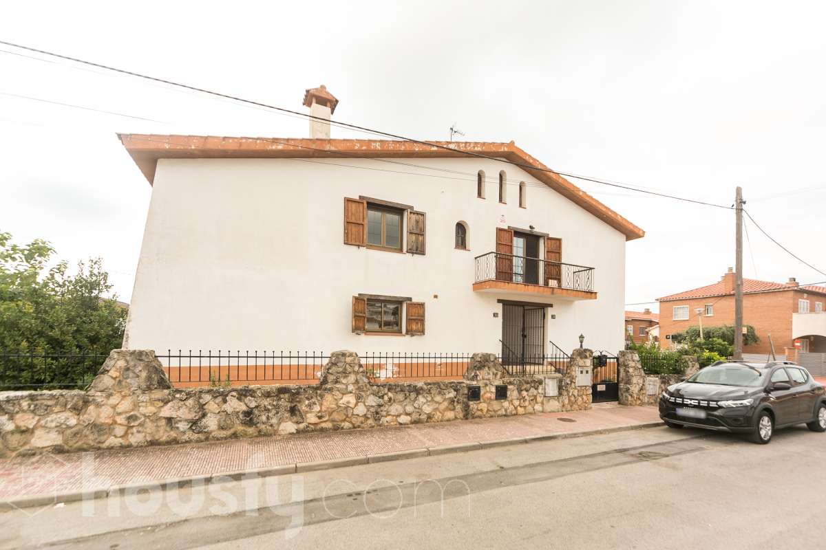 Casa en venta en Carrer Santa Magdalena,  Roda de Berà-0