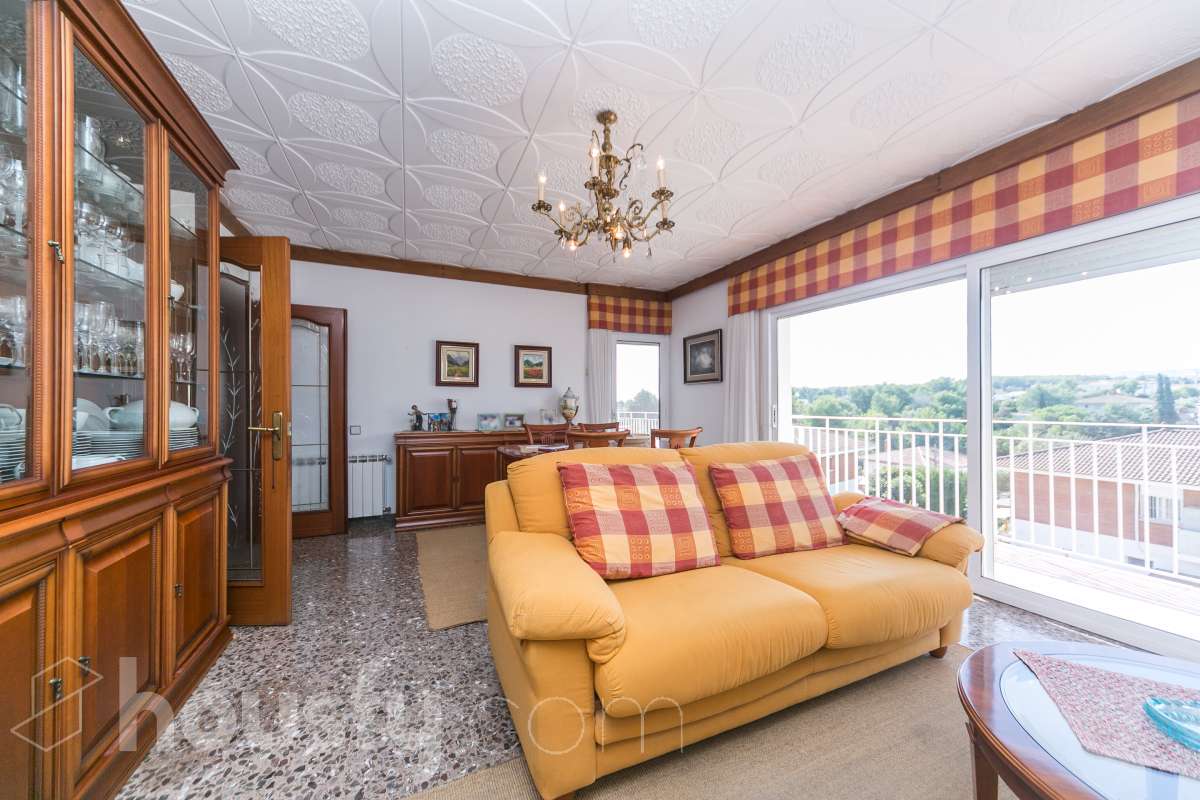 Casa en venta en Carrer Pirineus,  Abrera-3