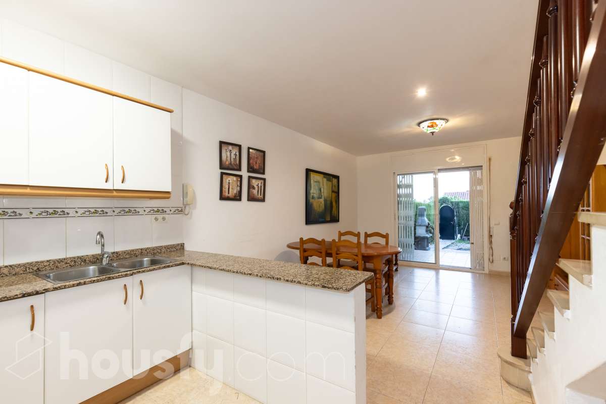 Casa en venta en CL De les Gardenies,  Mont-Roig del Camp-0