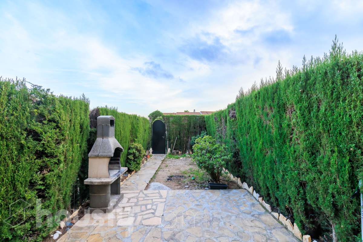 Casa en venta en CL De les Gardenies,  Mont-Roig del Camp-2