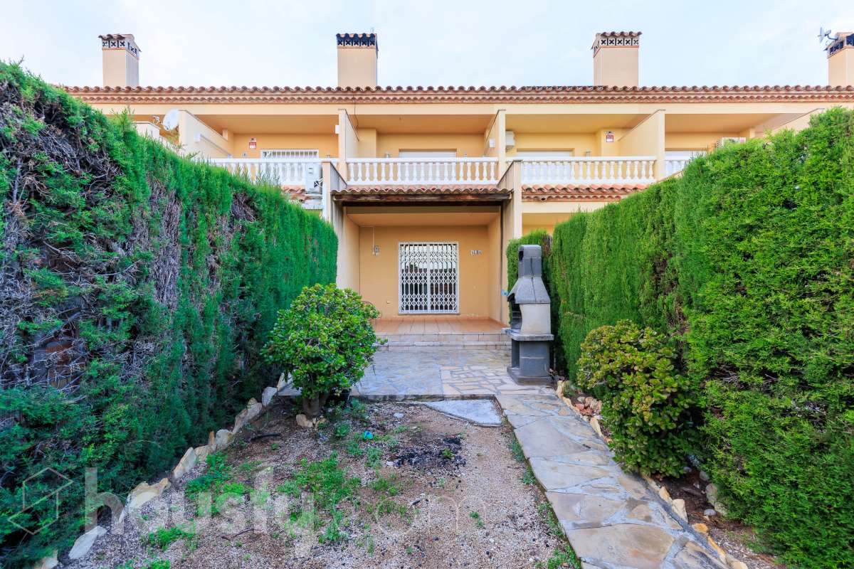 Casa en venta en CL De les Gardenies,  Mont-Roig del Camp-3