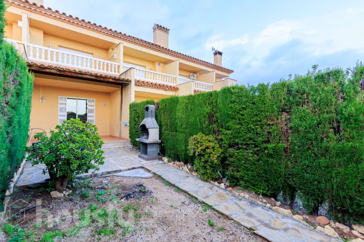 Casa en venta en CL De les Gardenies,  Mont-Roig del Camp-1