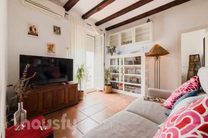 Piso en venta en Carrer de Tapioles, El Poble Sec - Parc de Montjuïc, Barcelona-0