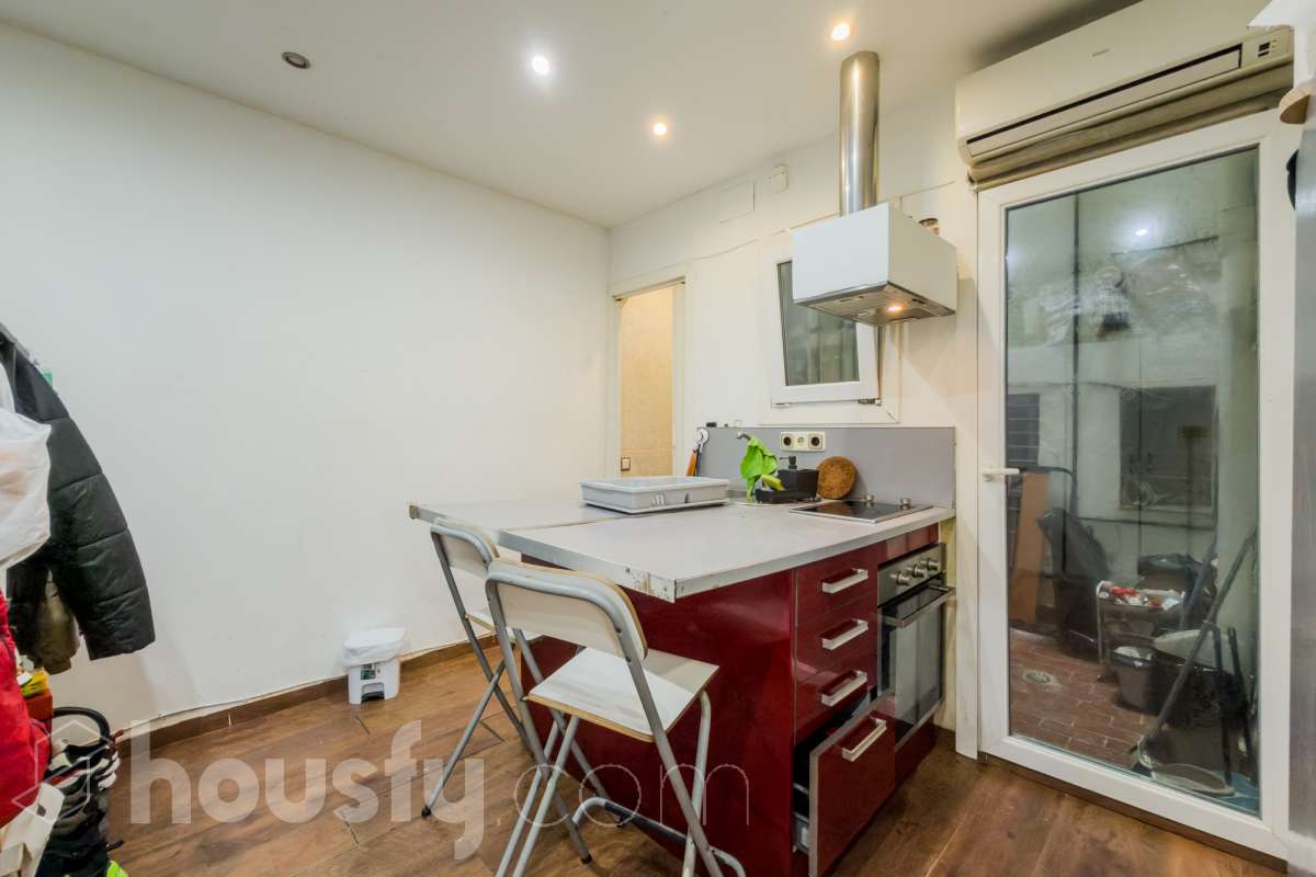 Piso en venta en CL MOLI, 88, Nou Barris, Barcelona-0