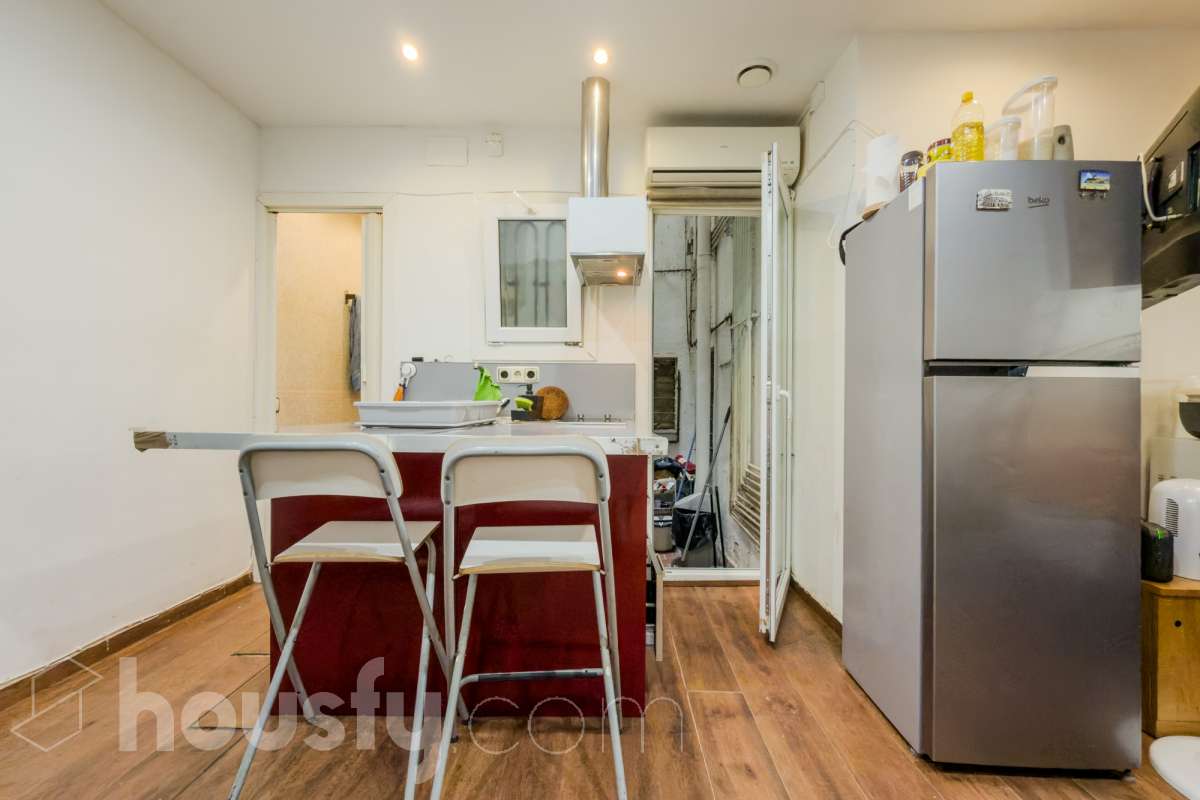 Piso en venta en CL MOLI, 88, Nou Barris, Barcelona-1