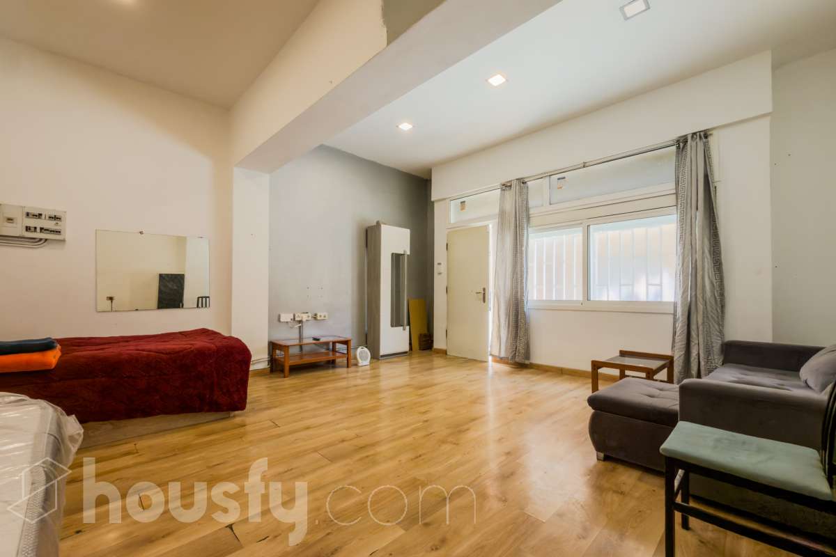 Local en venta en Carrer de la Florida, Nou Barris, Barcelona-0