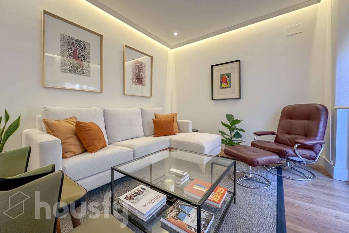 Piso en venta en Calle de la Santísima Trinidad, Chamberí, Madrid-1