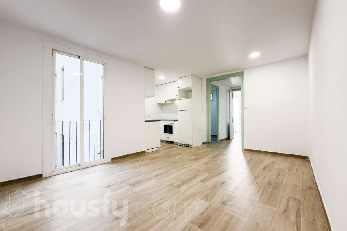 Piso en venta en Carrer de Sant Pau, Ciutat Vella, Barcelona-0