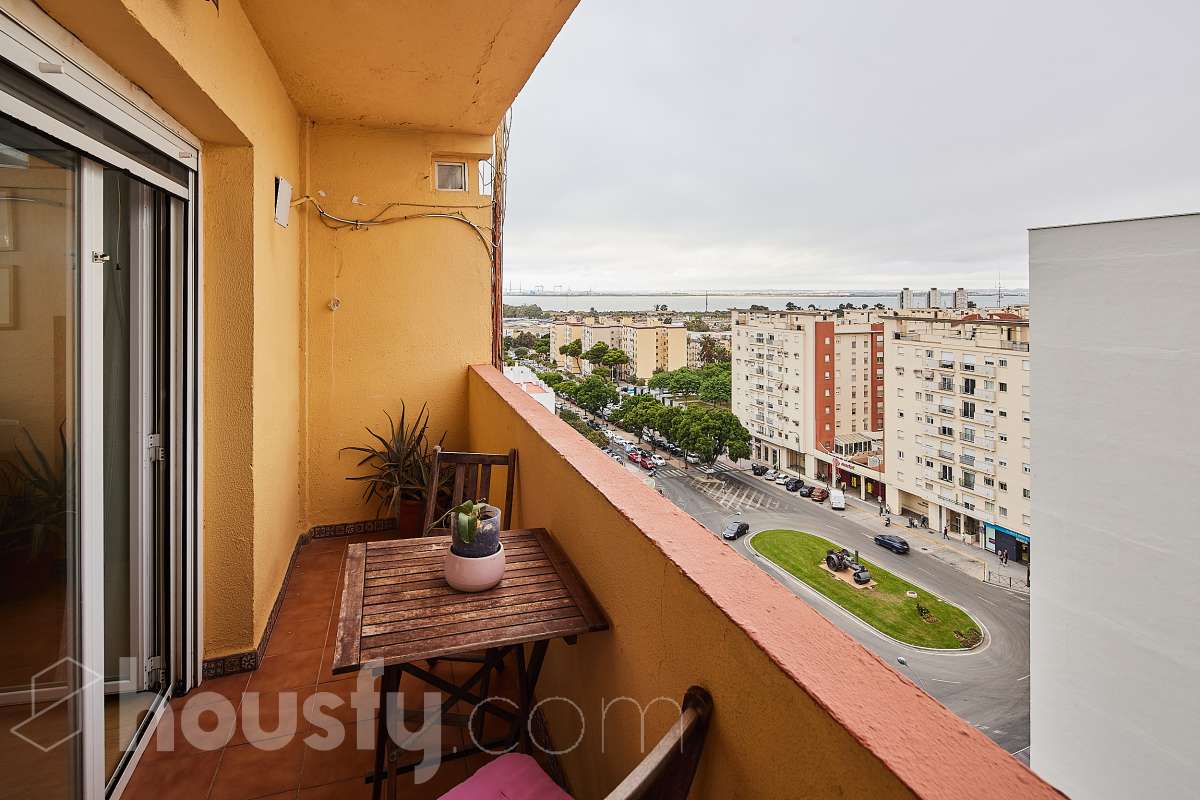 Piso en venta en AV REYES CATOLICOS,  San Fernando-2