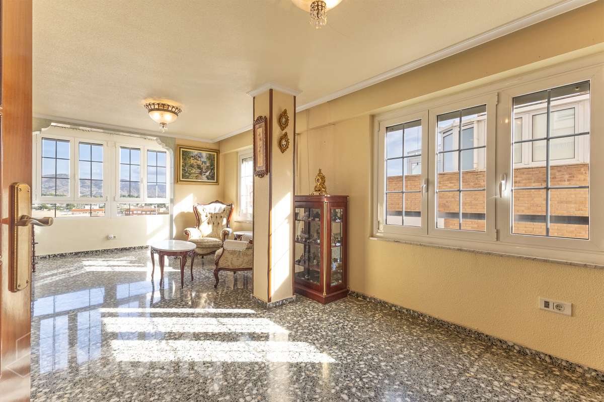 Piso en venta en CL GRAN VIA,,  Sax-1