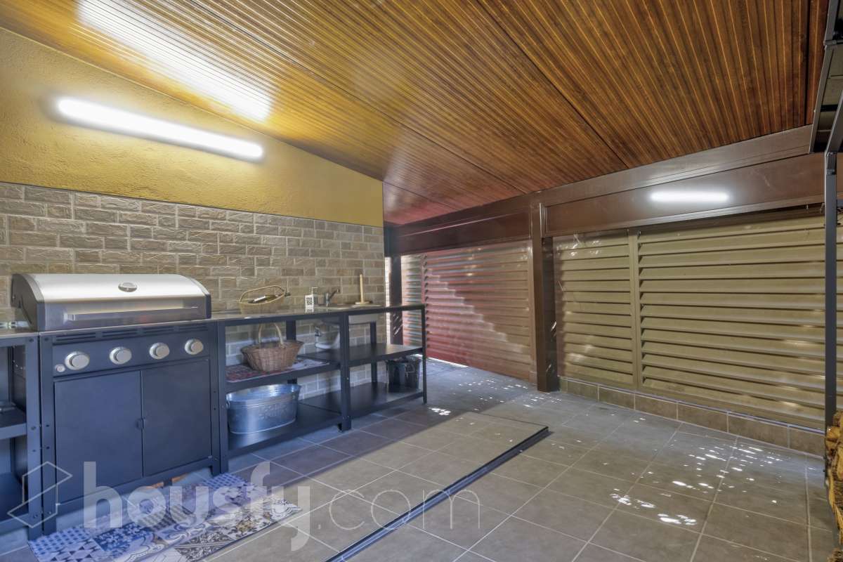 Casa en venta en Carrer dels Avellaners,  Rubí-2