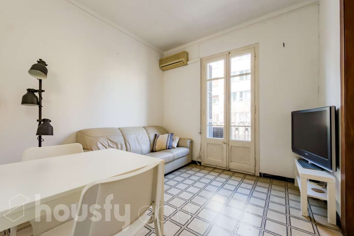 Piso en venta en Carrer de València, Eixample, Barcelona-0