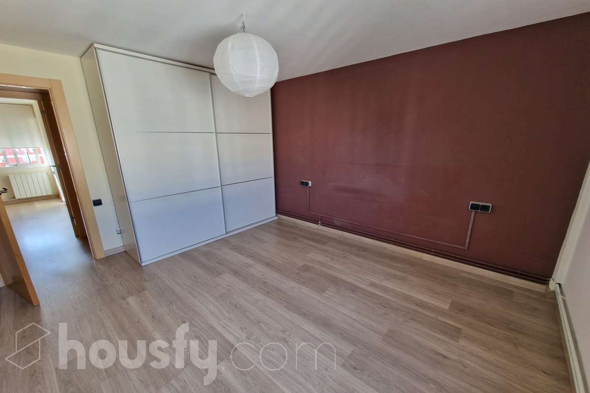 Piso en alquiler en Carrer del Prat,  L'Hospitalet de Llobregat-0