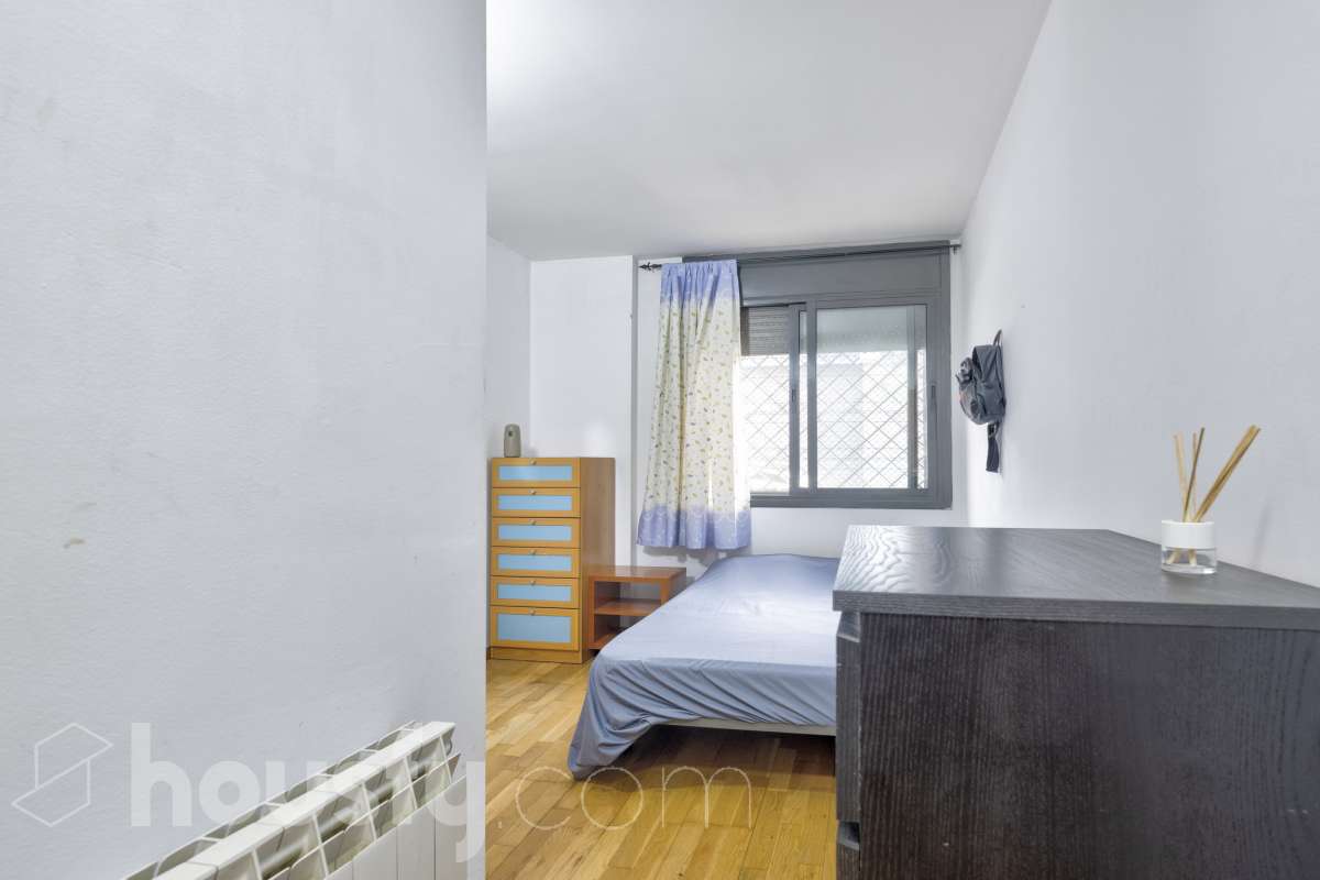 Bajo en venta en CL BARCELONA, 33,  Rubí-4