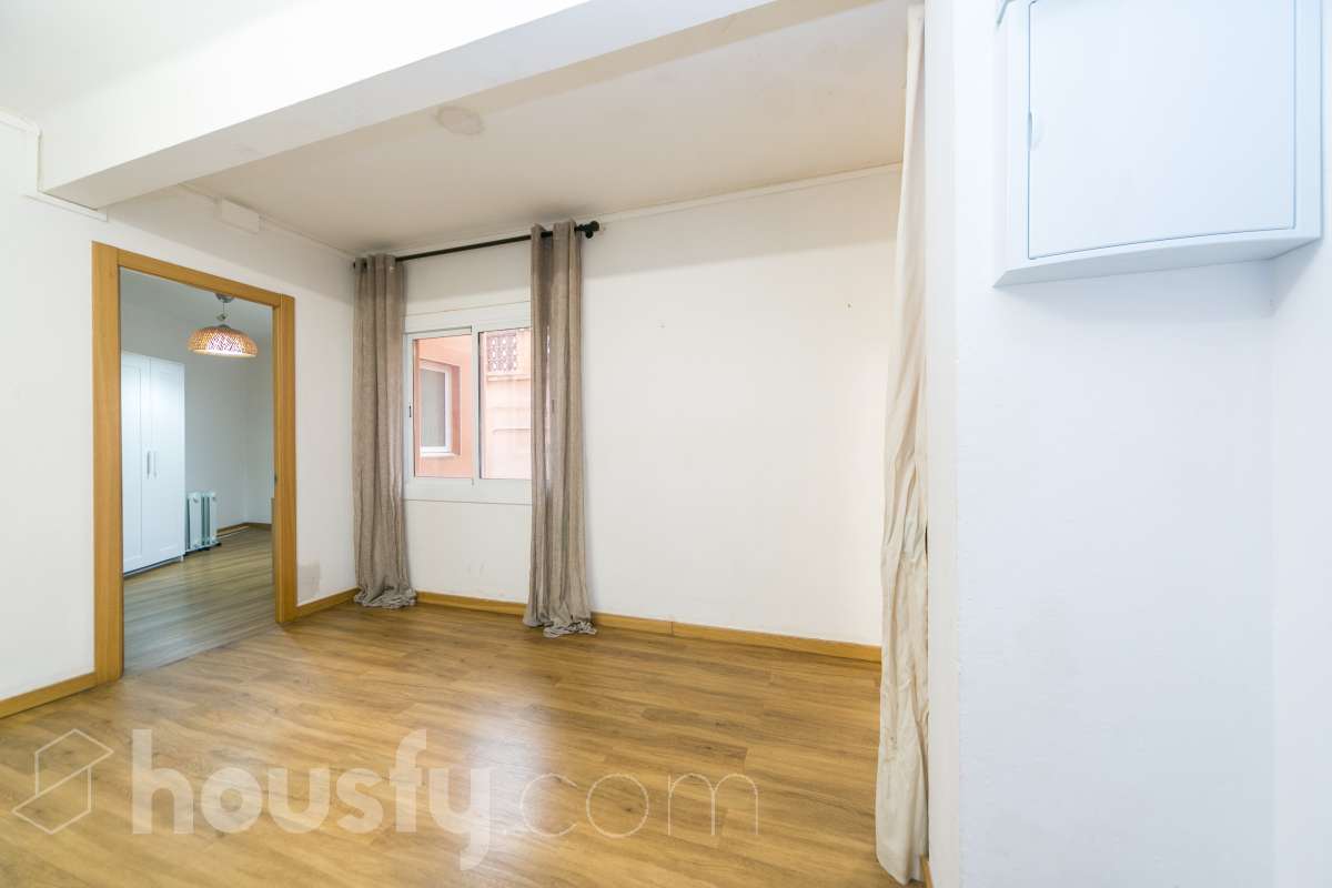 Piso en venta en CL SANTA ALBINA, Horta Guinardó, Barcelona-1