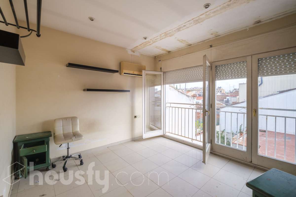 Casa en venta en Carrer Avellaneda,  Sabadell-2