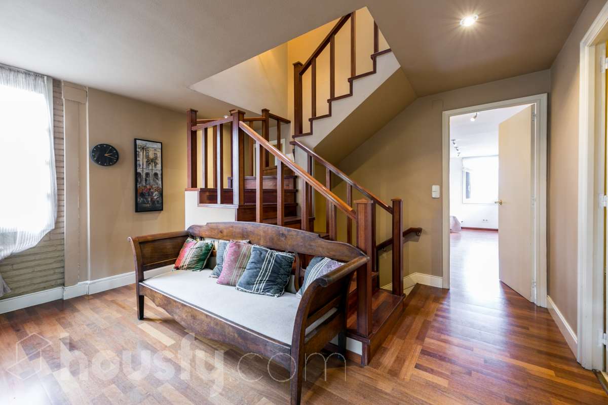 Casa en venta en Carrer Apel·les Mestres,  Cerdanyola del Vallès-1