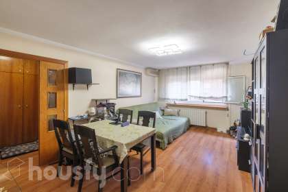 Piso en venta en Carrer Pardo, Vilapicina i la Torre Llobeta, Barcelona-0