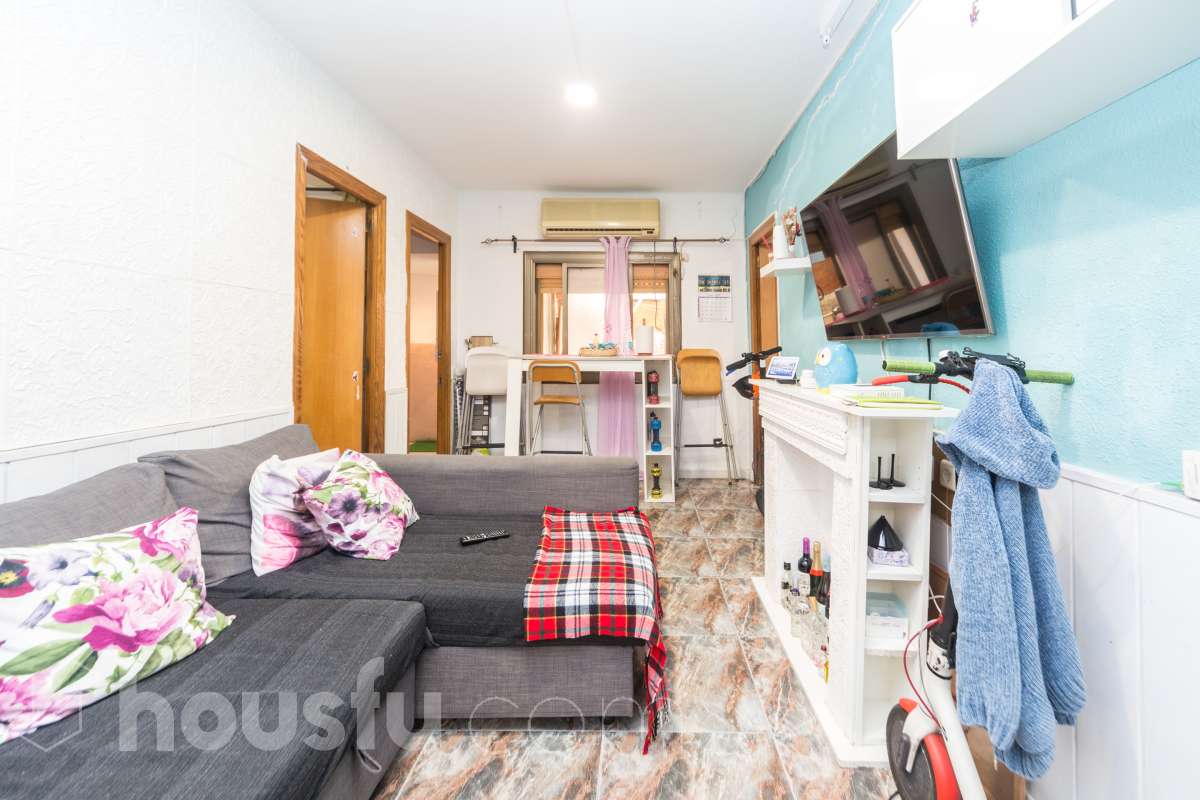 Piso en venta en Carrer Romaní, Nou Barris, Barcelona-0