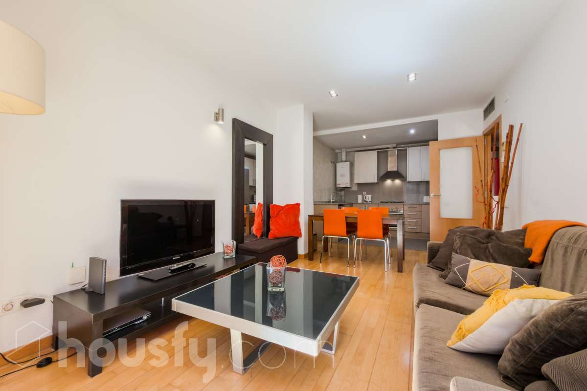 Piso en venta en Carrer Sant Gil, Ciutat Vella, Barcelona-0