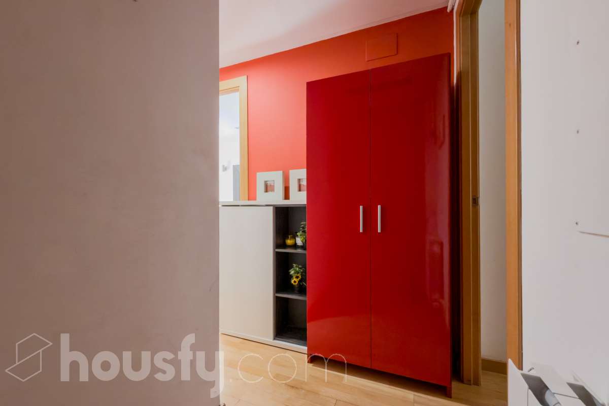 Piso en venta en Carrer Sant Gil, Ciutat Vella, Barcelona-1