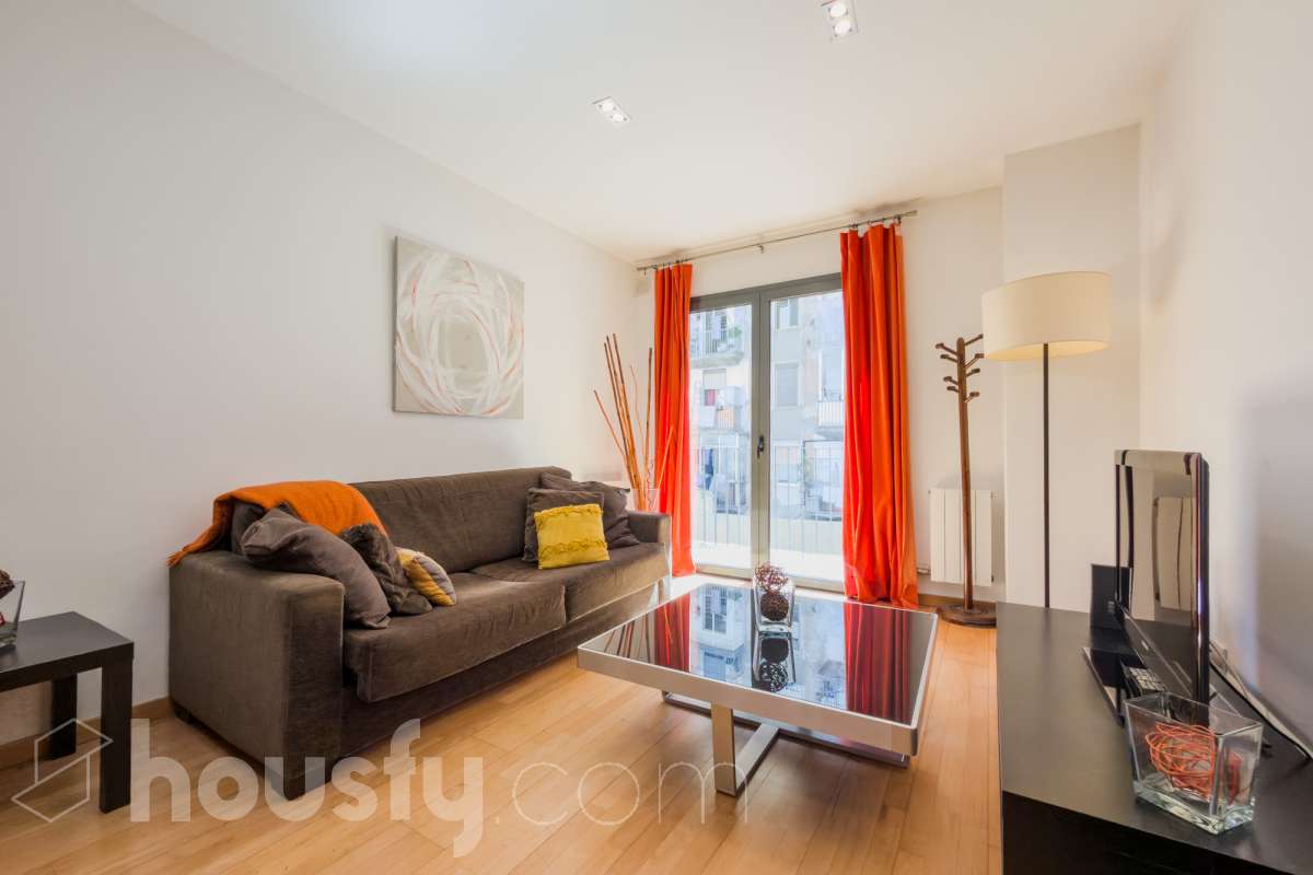Piso en venta en Carrer Sant Gil, Ciutat Vella, Barcelona-0