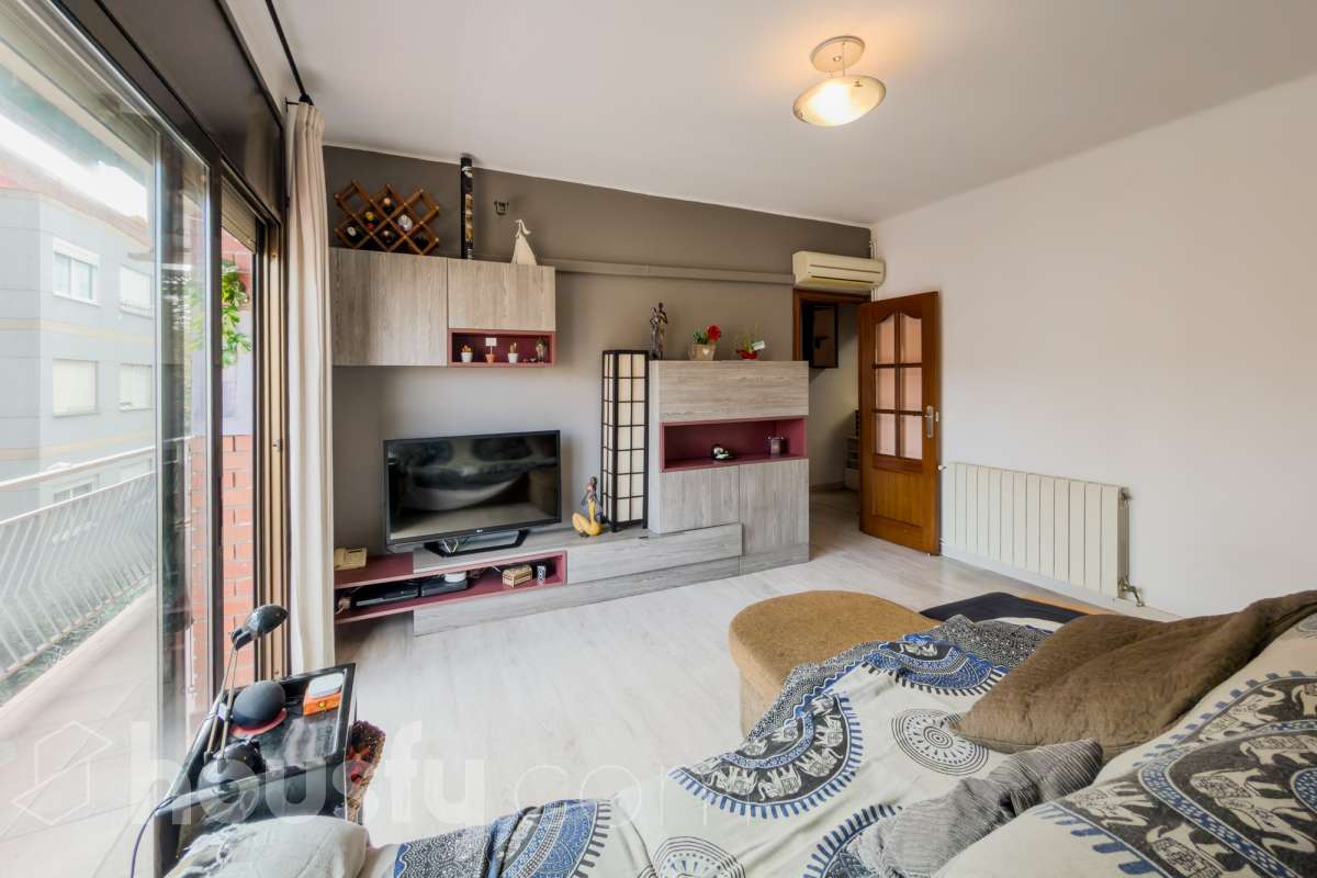 Piso en venta en Carrer de l'Avenir,  Cornellà de Llobregat-0
