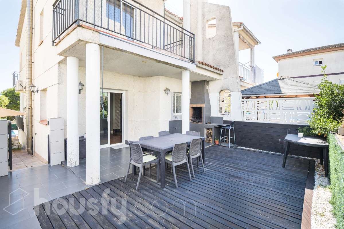Casa en venta en Avinguda Anglaterra,  Calafell-1