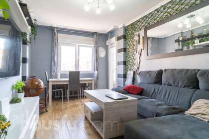 Piso en venta en CL ENRIQUE GRANADOS, 3, Fuentebella-San Felix-El Leguario, Parla-0