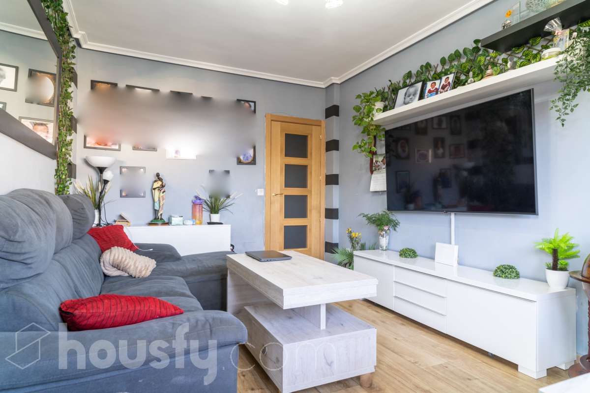 Piso en venta en CL ENRIQUE GRANADOS, 3,  Parla-2