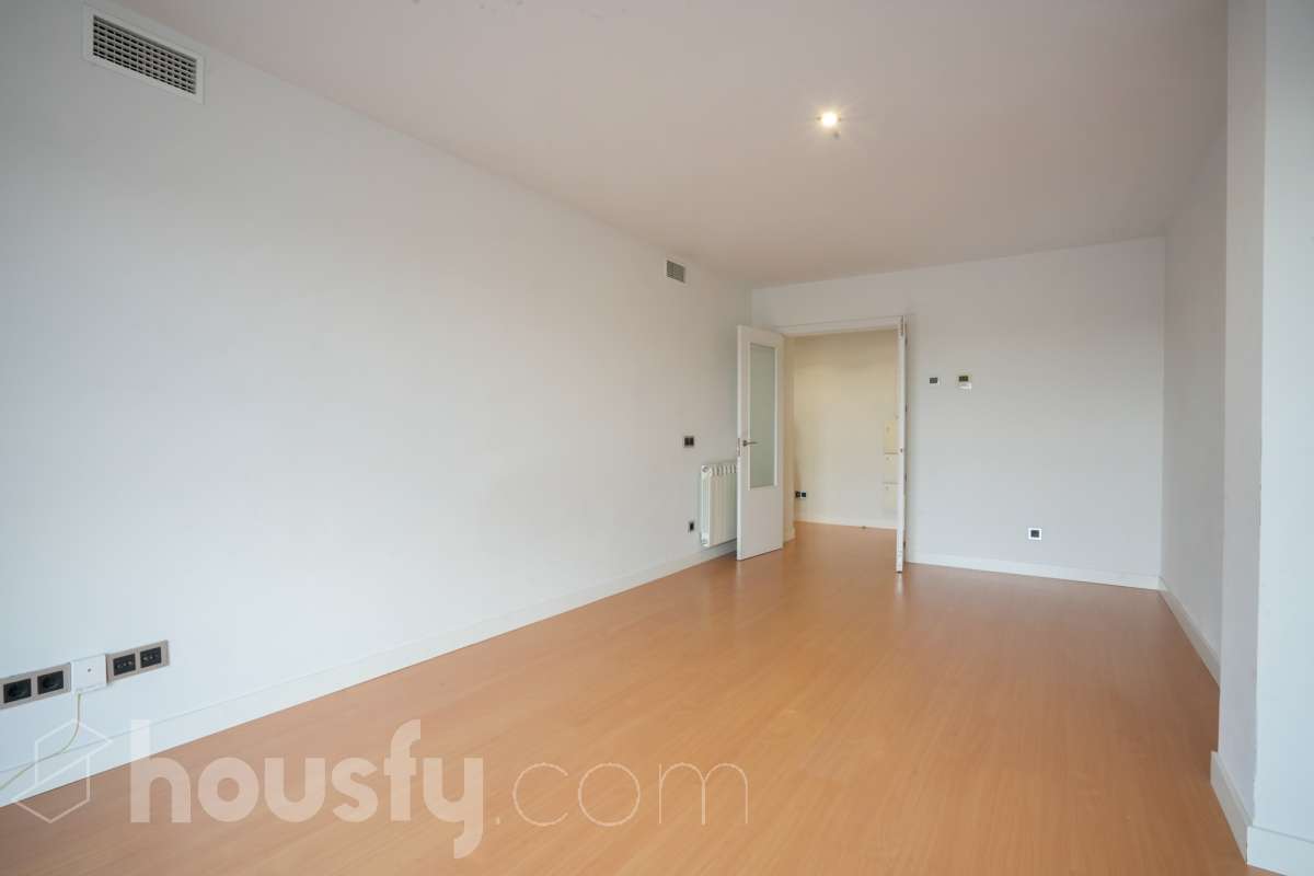 Piso en venta en Calle de María Reiche, Hortaleza, Madrid-0