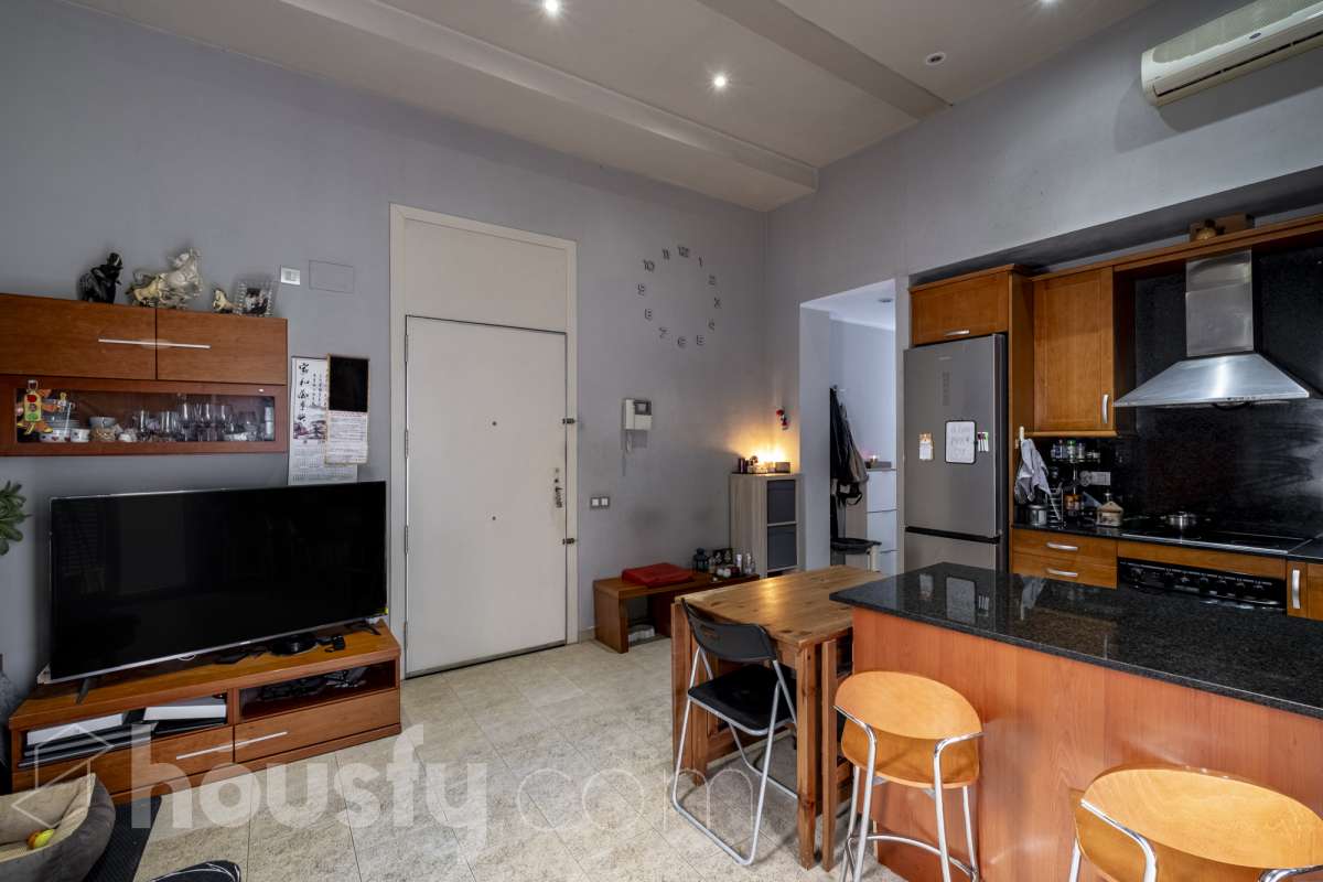 Piso en venta en CL CROS, Sants-Montjuïc, Barcelona-3