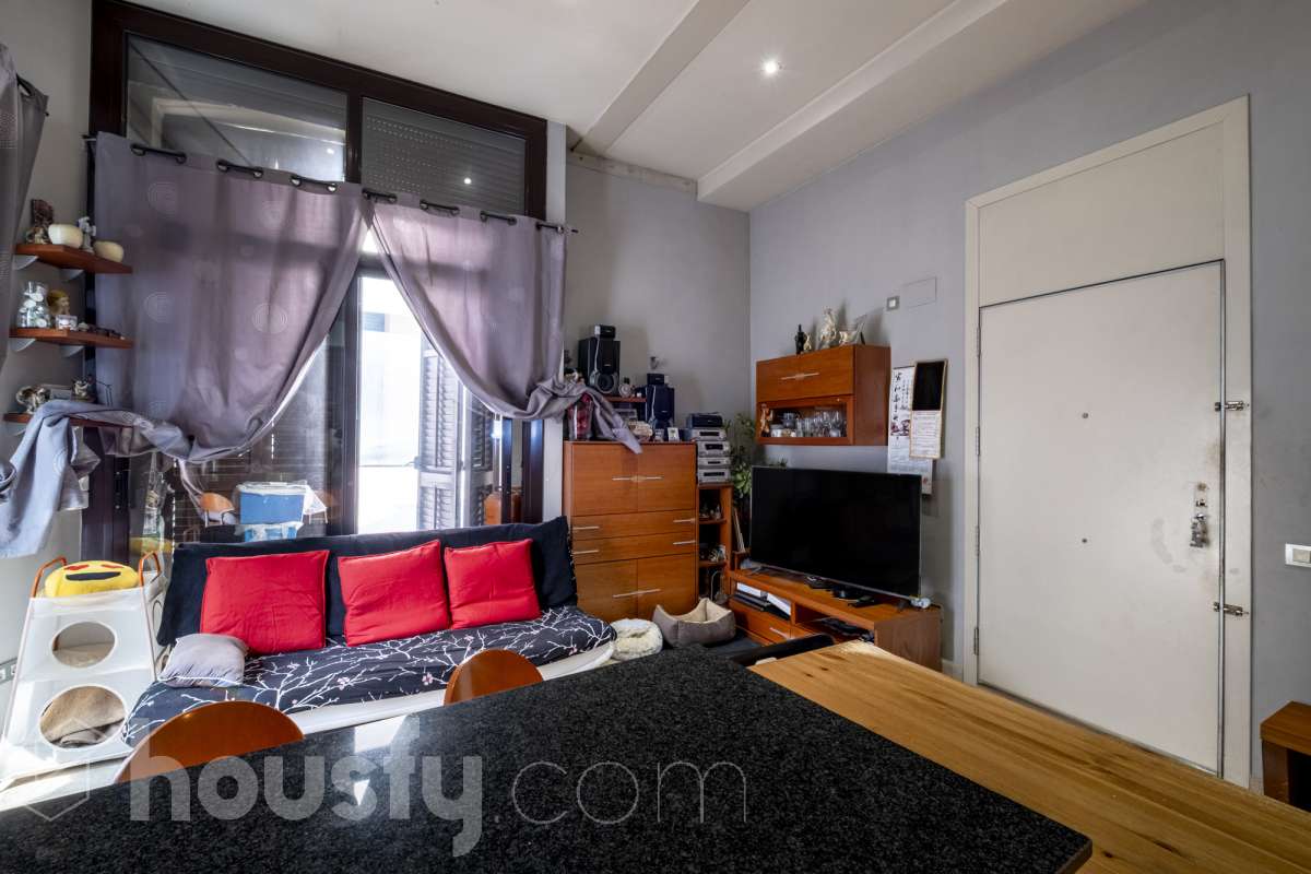 Piso en venta en CL CROS, Sants-Montjuïc, Barcelona-1
