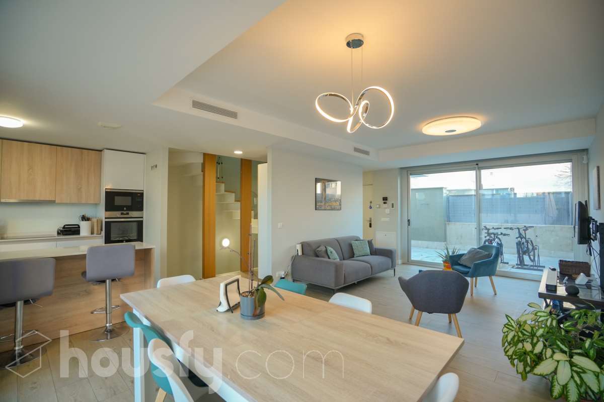 Casa en venta en Calle Tauro,  Móstoles-0