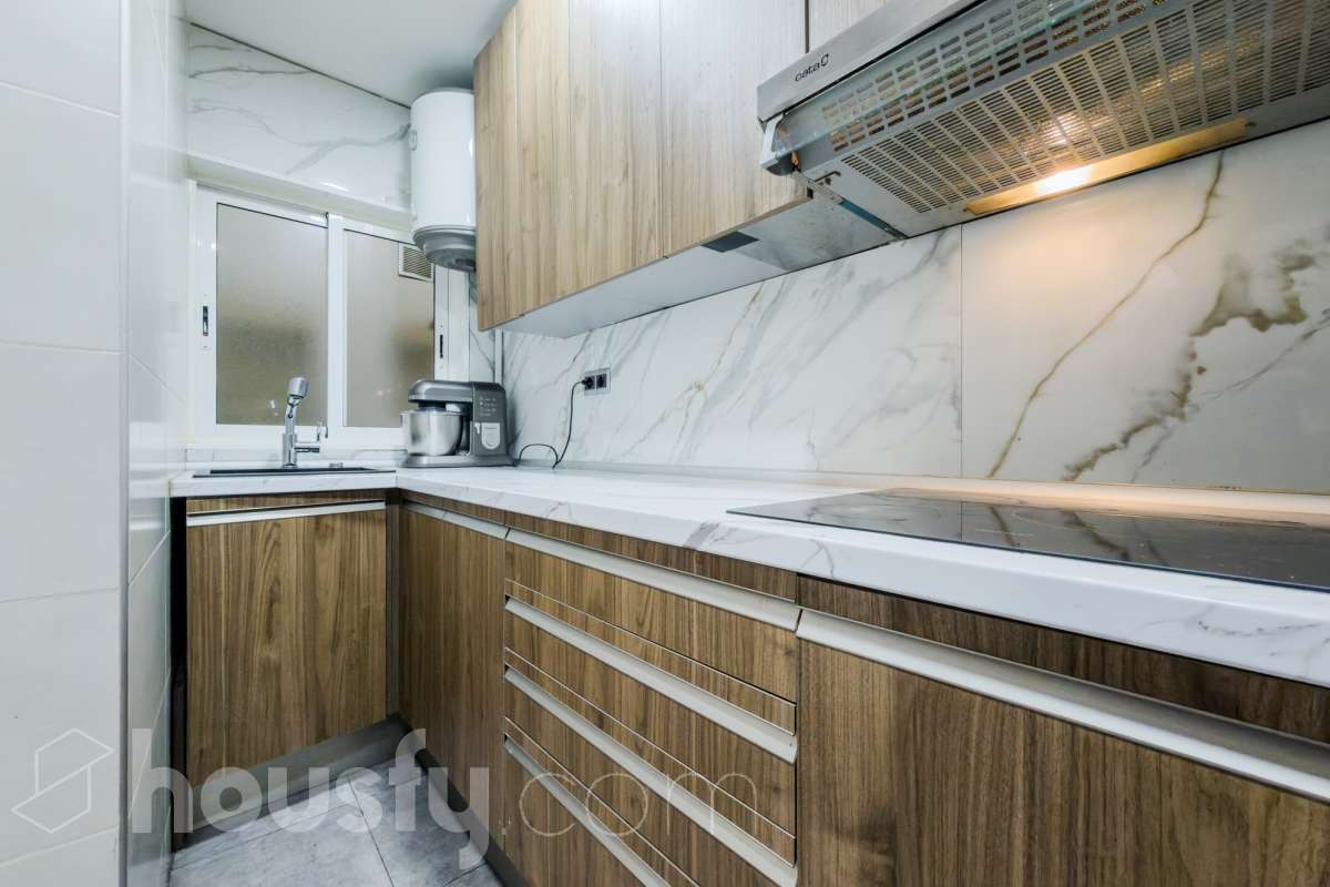 Piso en venta en CL MONTURIOL,  Santa Coloma de Gramenet-2